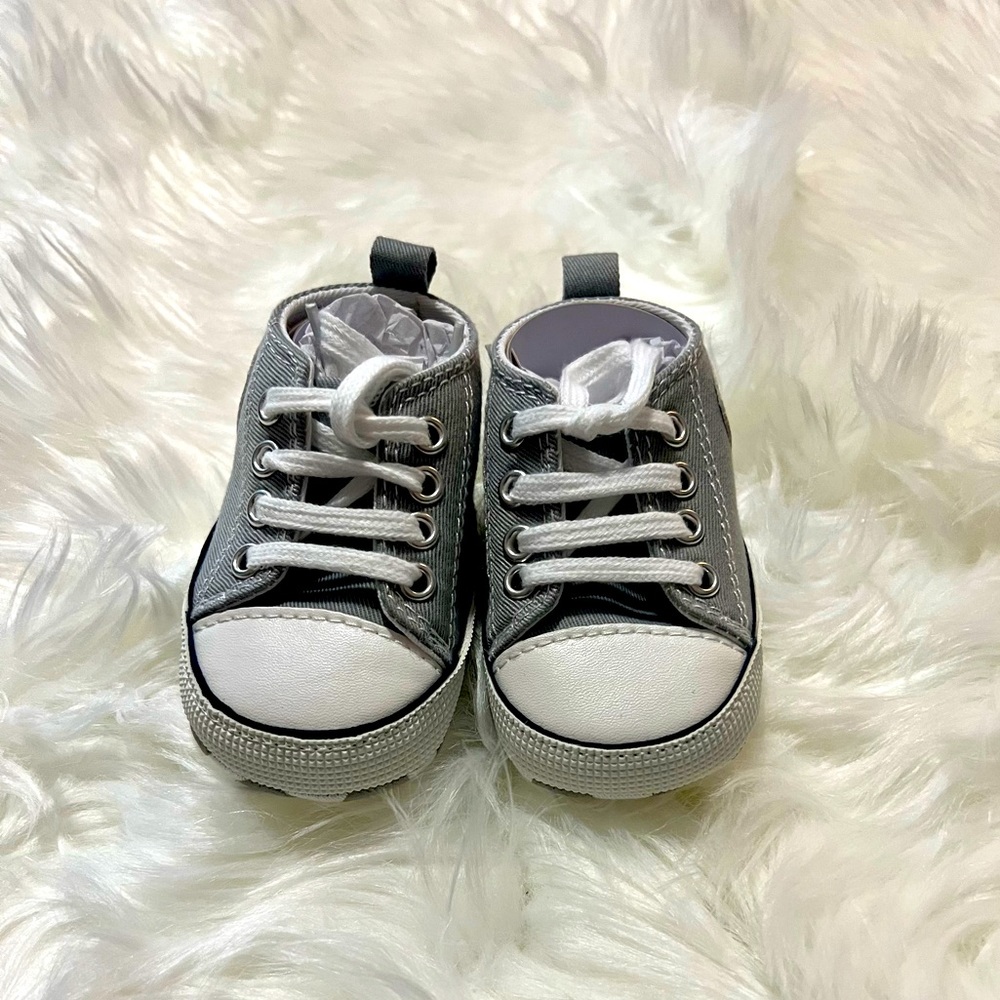 NWOT Newborn Grey Baby Shoes - Size 0